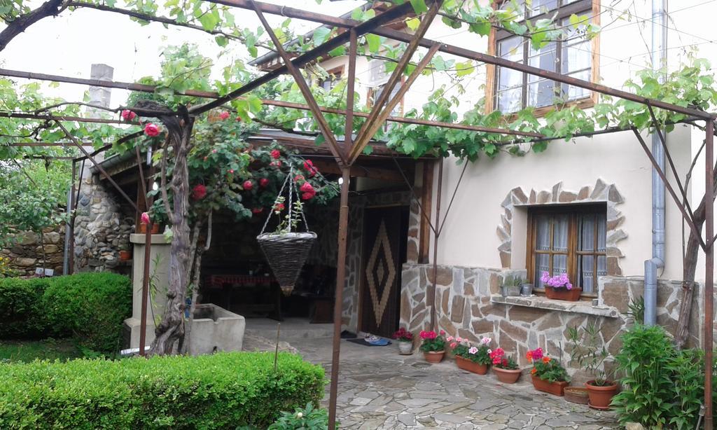 The House In Shipka Vila Exterior foto