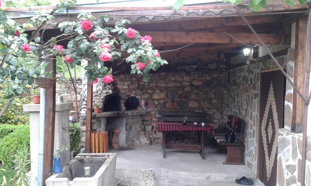 The House In Shipka Vila Exterior foto